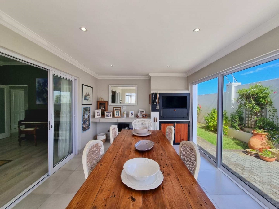 3 Bedroom Property for Sale in Westcliff Western Cape